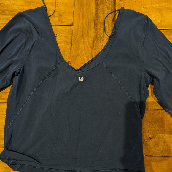 Lululemon Size 10 Nylon long Sleeve Navy Shirt - Picture 2 of 7